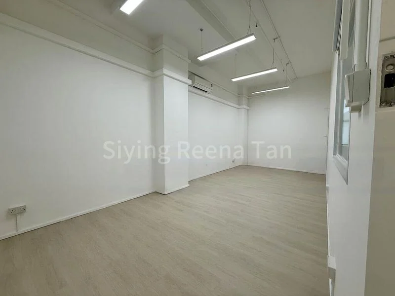 Light Industrial (B1) for Rent: Woodlands Loop - Image 6