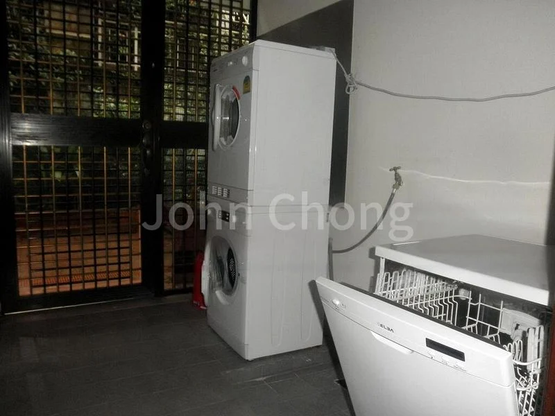 4 Bed Terraced House (Landed) for Sale in Woodgrove Estate - Image 3