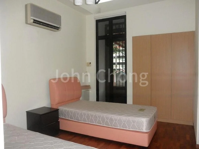 4 Bed Terraced House (Landed) for Sale in Woodgrove Estate - Image 6