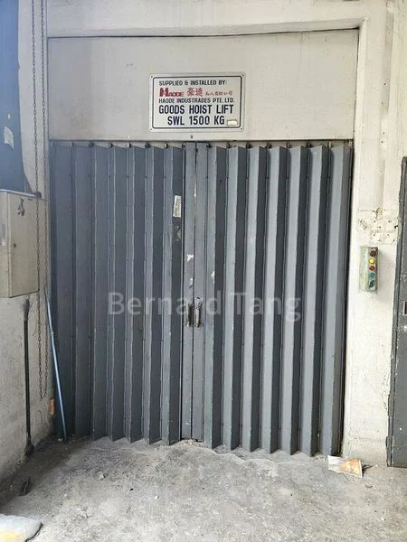 Light Industrial (B1) for Rent: Henson Warehouse - Image 5