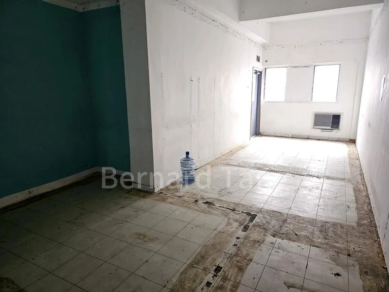 Light Industrial (B1) for Rent: Henson Warehouse - Image 2