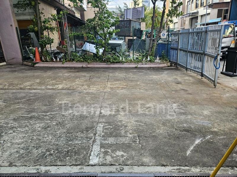 Light Industrial (B1) for Rent: Henson Warehouse - Image 4