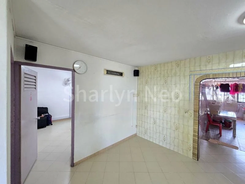 4 Room (4NG) HDB for Sale in 301 Jurong East Street 32 - Image 4