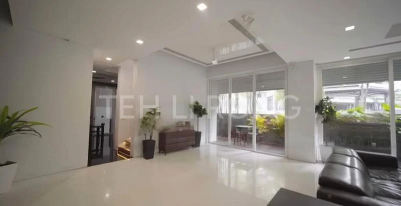 5 Bed Corner Terrace (Landed) for Sale in  Jalan Elok - Image 12