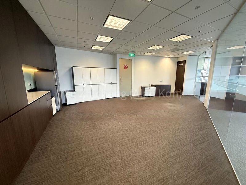Office for Rent: Centennial Tower - Image 5