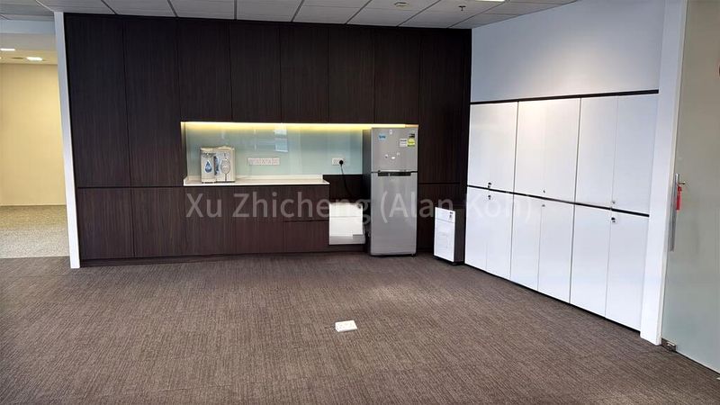 Office for Rent: Centennial Tower - Image 8