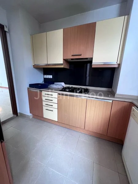 3 Bed Apartment (Condo) for Rent in The Balmoral Spring - Image 2