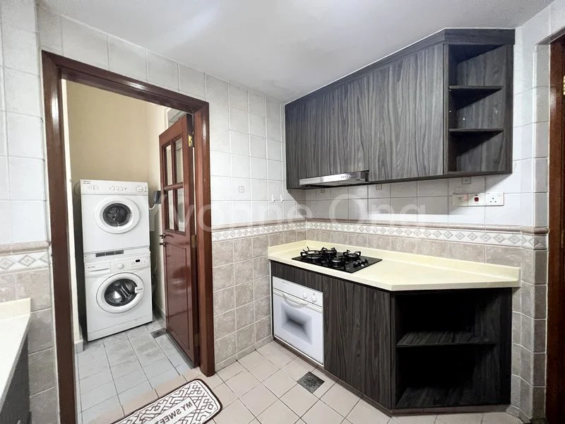 2 Bed Condo for Rent in  The Bayshore - Image 11