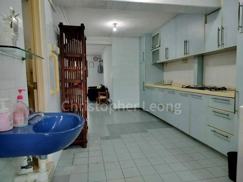 4 Room (4I) HDB for Sale in 45 Marine Crescent - Image 4