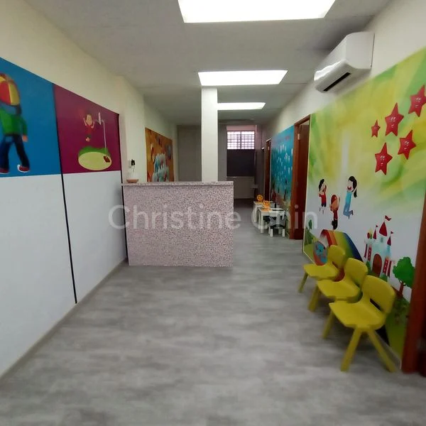 Shop / Shophouse for Rent: 31 Holland Close - Image 1