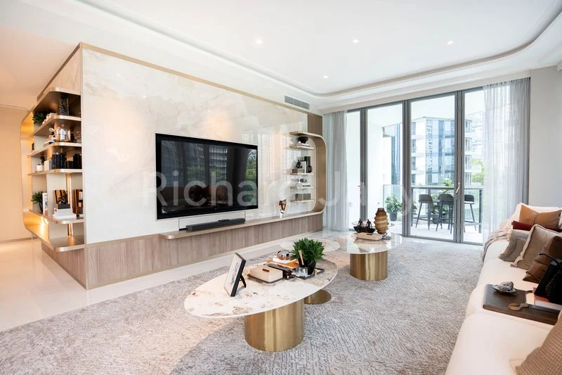 4+1 Bed Condo for Sale in  Cliveden At Grange - Image 3