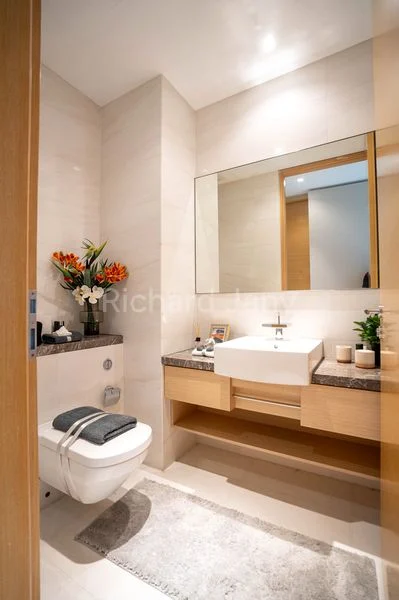 4+1 Bed Condo for Sale in  Cliveden At Grange - Image 8