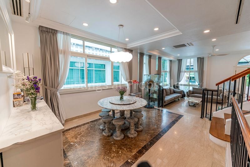 4+1 Bed Semi-Detached House (Landed) for Sale in University Park - Image 4