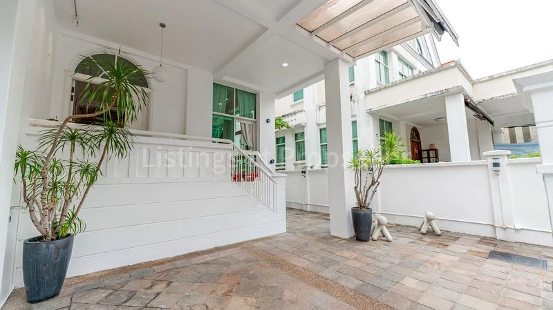 4+1 Bed Semi-Detached House (Landed) for Sale in University Park - Image 1