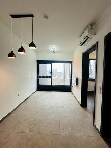 1 Bed Condo for Sale in  Midtown Modern - Image 2