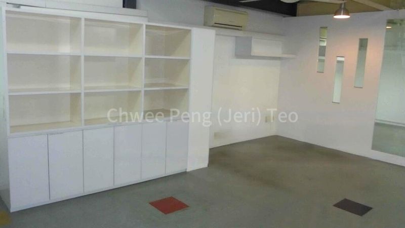 Light Industrial (B1) for Rent: Frontier - 1,200 Sq Ft Shop, Street 12, Al Quoz - Image 8