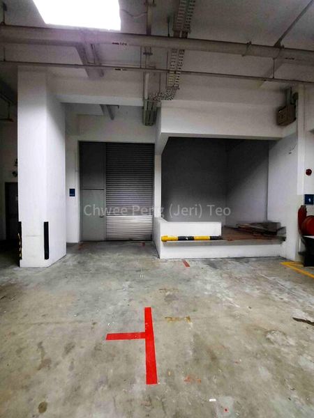 Light Industrial (B1) for Rent: Frontier - 1,200 Sq Ft Shop, Street 12, Al Quoz - Image 9
