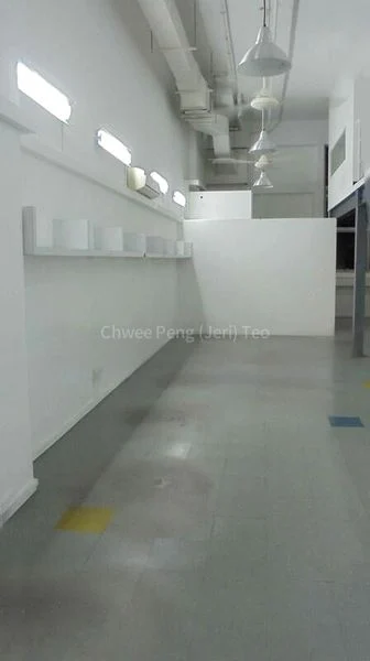 Light Industrial (B1) for Rent: Frontier - 1,200 Sq Ft Shop, Street 12, Al Quoz - Image 3