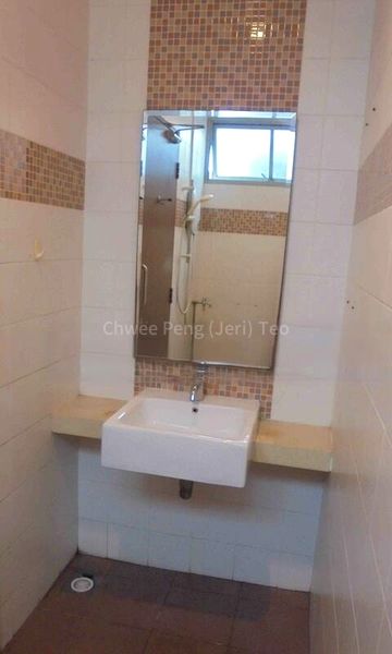 Light Industrial (B1) for Rent: Frontier - 1,200 Sq Ft Shop, Street 12, Al Quoz - Image 7