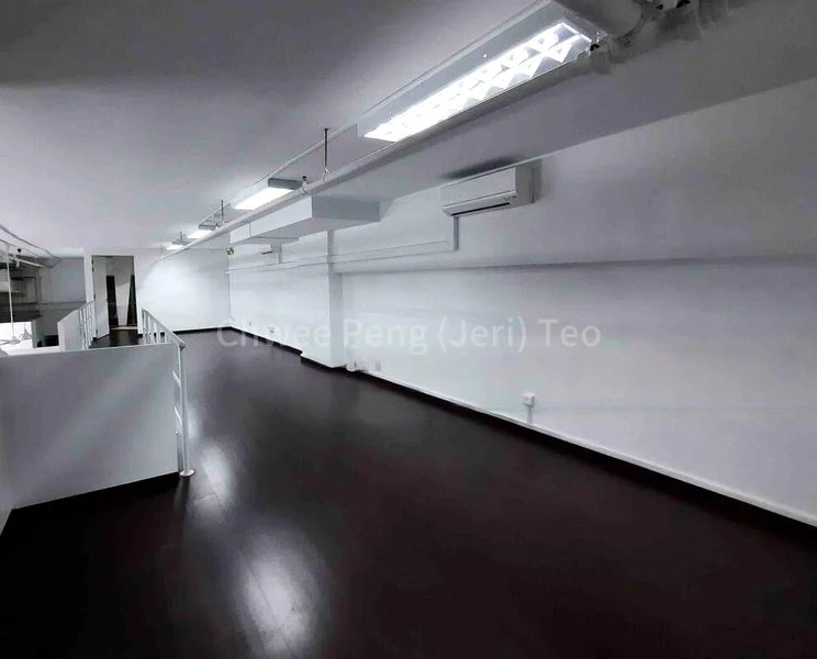 Light Industrial (B1) for Rent: Frontier - 1,200 Sq Ft Shop, Street 12, Al Quoz - Image 5