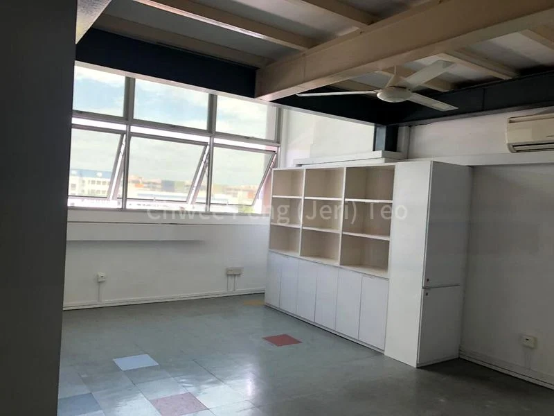 Light Industrial (B1) for Rent: Frontier - 1,200 Sq Ft Shop, Street 12, Al Quoz - Image 18