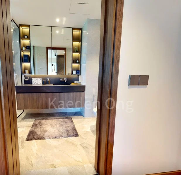 3+1 Bed Condo for Sale in Canninghill Piers / Canninghill Square - Image 5