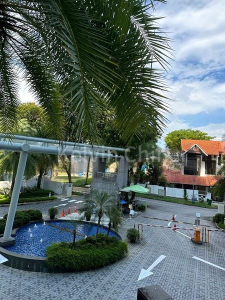 3 Bed Condo for Sale in  The Parc Condominium - Image 2