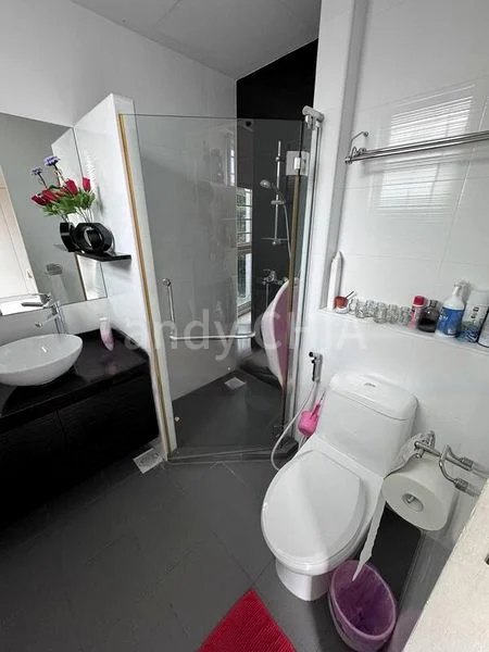 4 Bed Condo for Rent in  Trellis Towers - Image 7