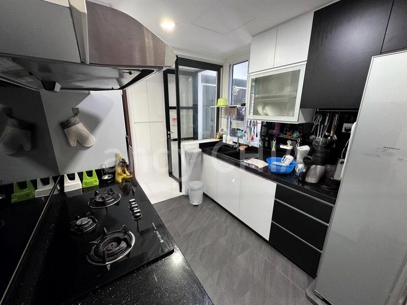 4 Bed Condo for Rent in  Trellis Towers - Image 10