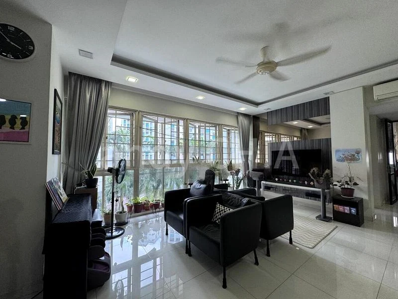 4 Bed Condo for Rent in  Trellis Towers - Image 15
