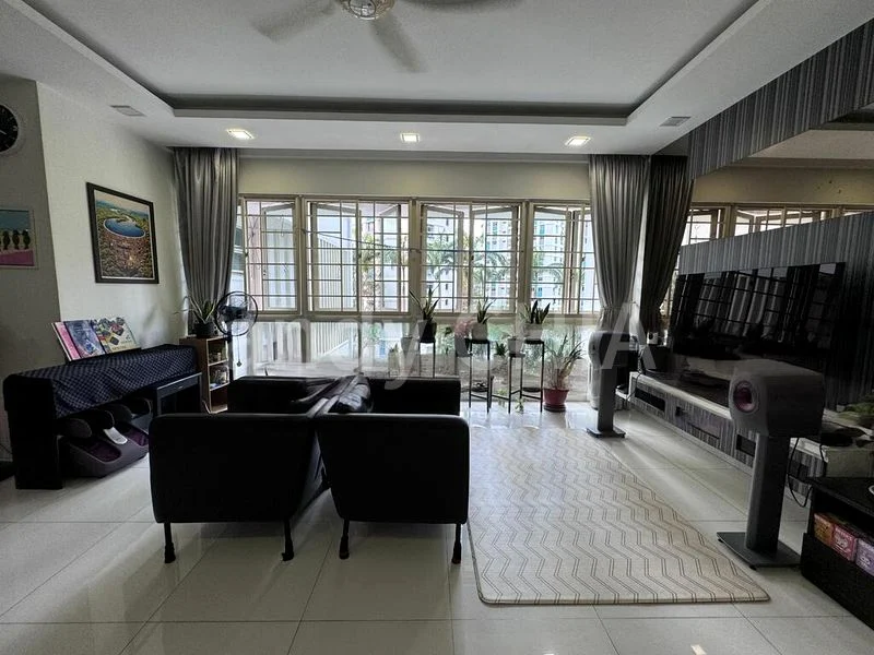 4 Bed Condo for Rent in  Trellis Towers - Image 14