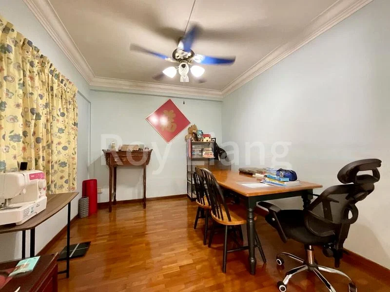 5 Room (5A) HDB for Rent in  450G Tampines Street 42 - Image 7