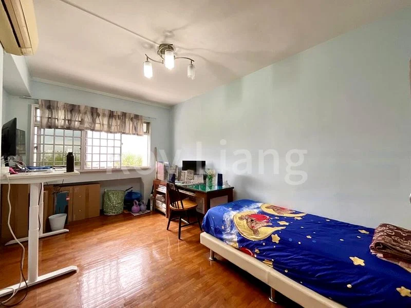5 Room (5A) HDB for Rent in  450G Tampines Street 42 - Image 4