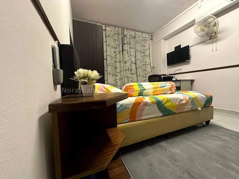 Common Room (HDB) for Rent in  305 Tampines Street 32 - Image 4