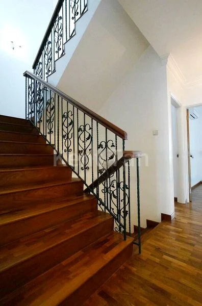 6 Bed Corner Terrace (Landed) for Rent in  Hoover Park - Image 10