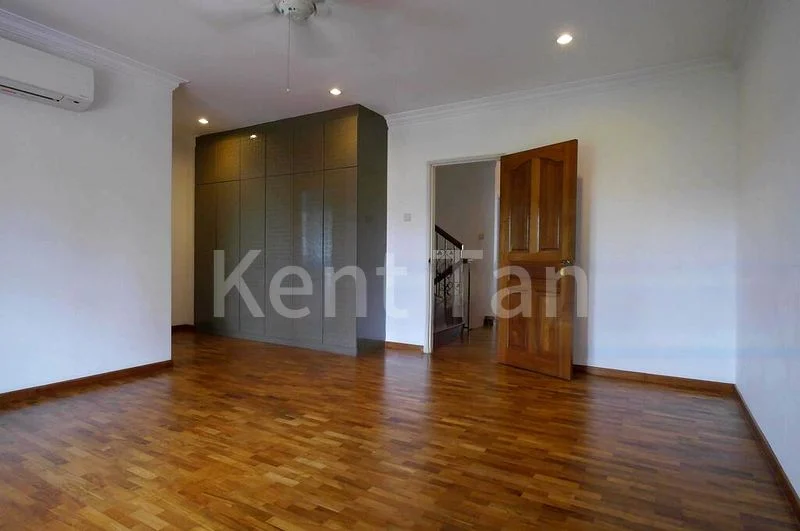 6 Bed Corner Terrace (Landed) for Rent in  Hoover Park - Image 13