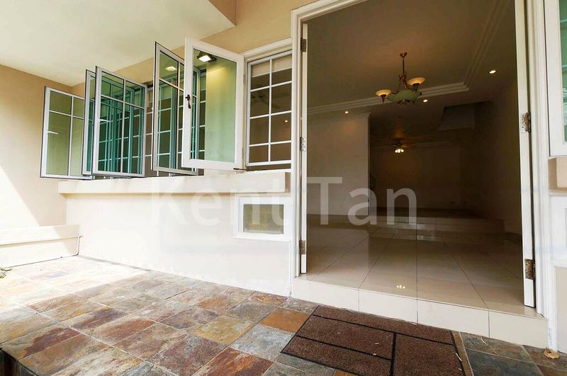 6 Bed Corner Terrace (Landed) for Rent in  Hoover Park - Image 3