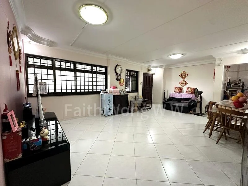 4 Room (4A) HDB for Sale in 7 Pine Close - Image 1