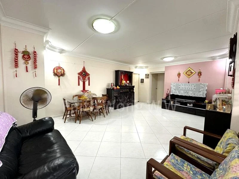 4 Room (4A) HDB for Sale in 7 Pine Close - Image 2