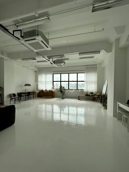 Light Industrial (B1) for Rent in West Park Bizcentral - Image 1