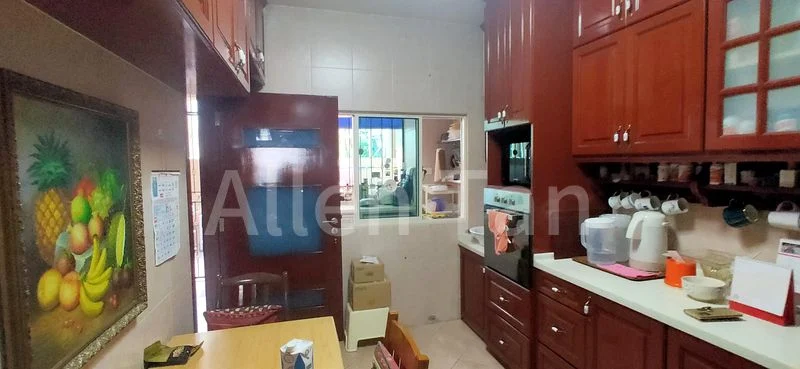 Common Room (Landed) for Rent in  Sennett Estate - Image 9