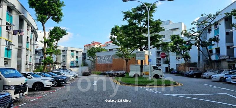 3 Room (3NG) HDB for Rent in  151 Serangoon North Avenue 2 - Image 1