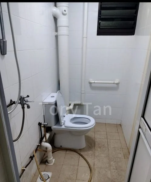 3 Room (3NG) HDB for Rent in  151 Serangoon North Avenue 2 - Image 6
