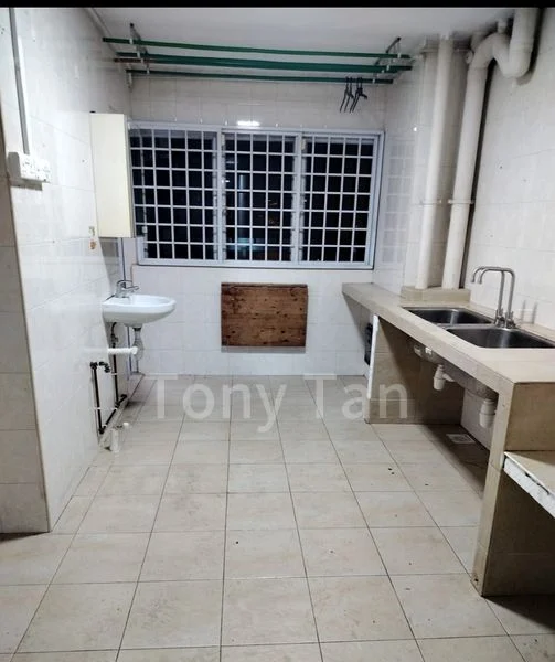 3 Room (3NG) HDB for Rent in  151 Serangoon North Avenue 2 - Image 8