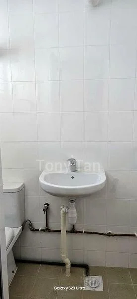 3 Room (3NG) HDB for Rent in  151 Serangoon North Avenue 2 - Image 3