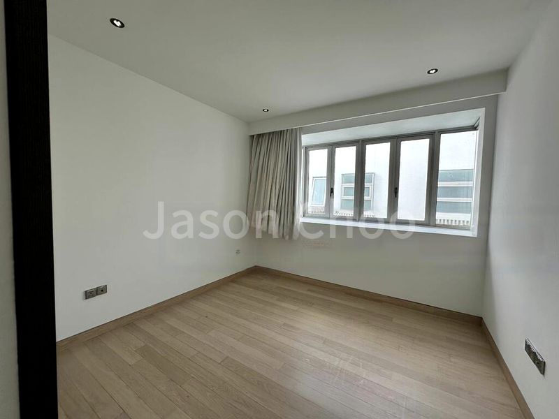 5 Bed Condo for Rent in  White House Residences - Image 7