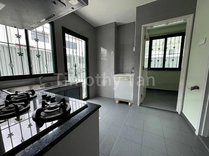 6 Bed Bungalow (Landed) for Rent in  Windsor Park - Image 5