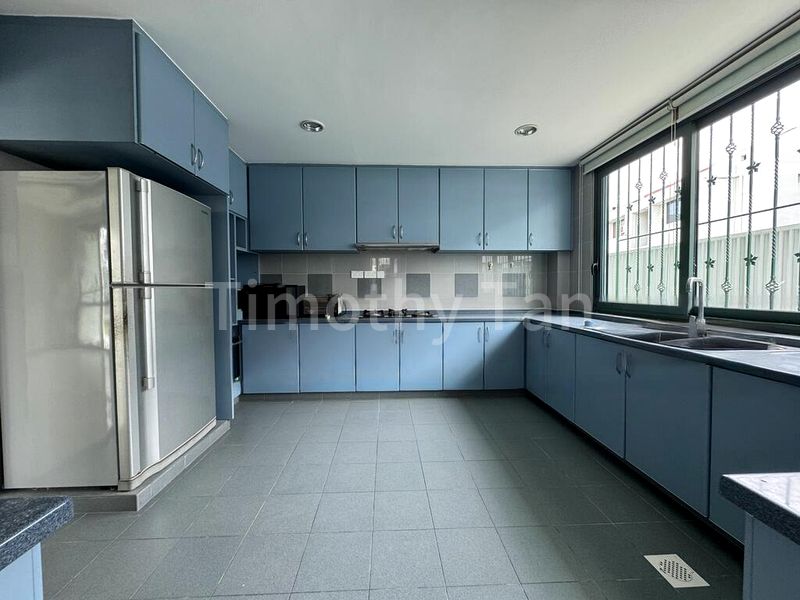 6 Bed Bungalow (Landed) for Rent in  Windsor Park - Image 3