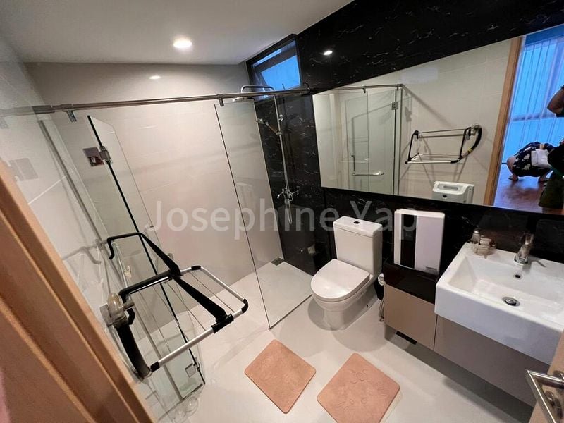 2 Bed Executive Condo for Sale in  Esparina Residences - Image 9