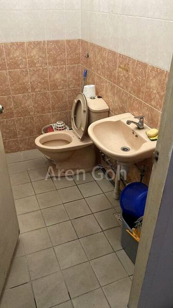 Shop / Shophouse for Rent: 41 Jalan Tiga - Image 2